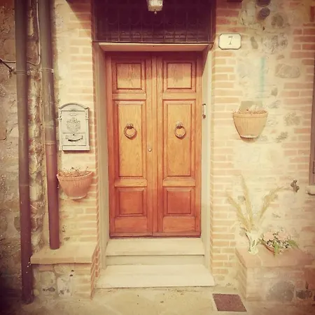 Casa Franci Contignano